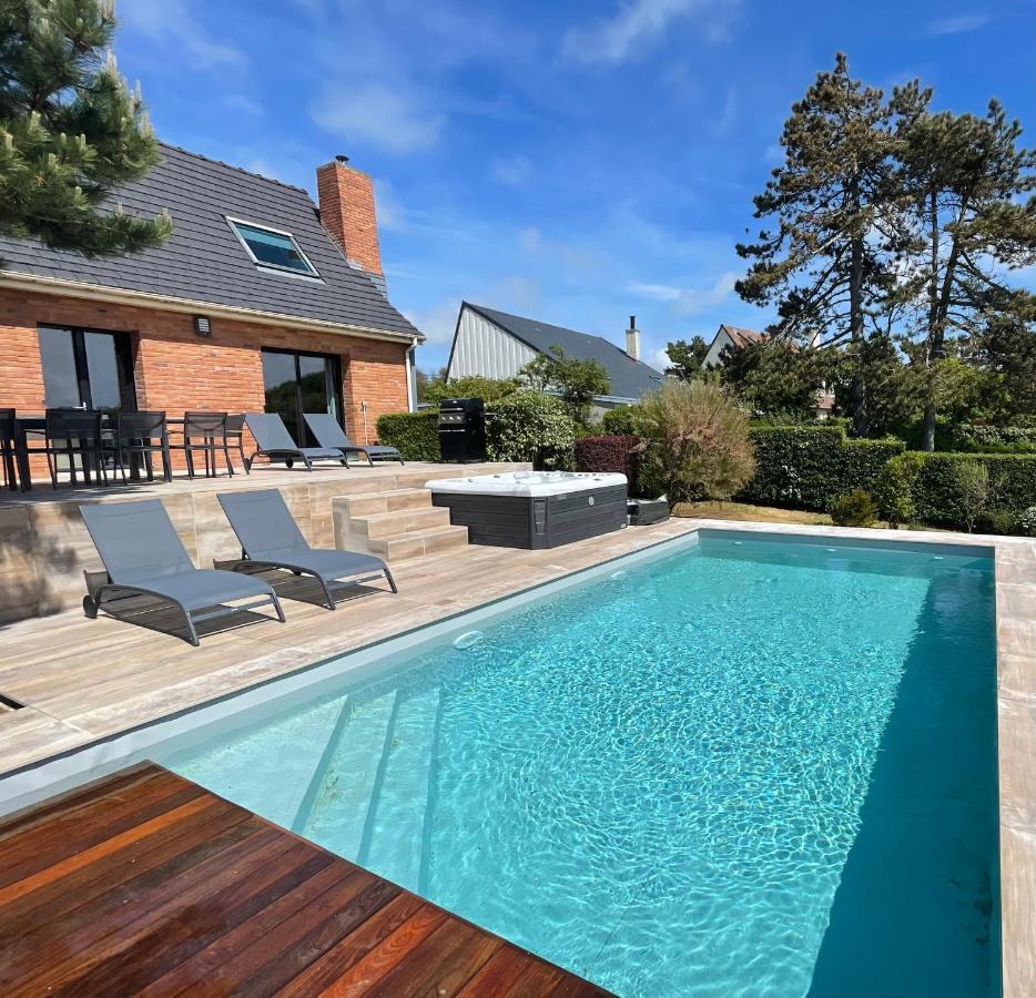 Superbe Maison Avec Piscine Et Jacuzzi Dans Les Dunes Амблете Екстериор снимка